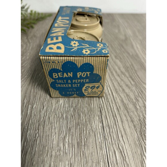 Vintage Bean Pot Salt & Pepper Shakers Plastic In Original Box Bee Plastics Inc - Picture 3 of 7